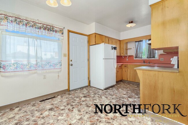 Building Photo - 414 S 7th Ave