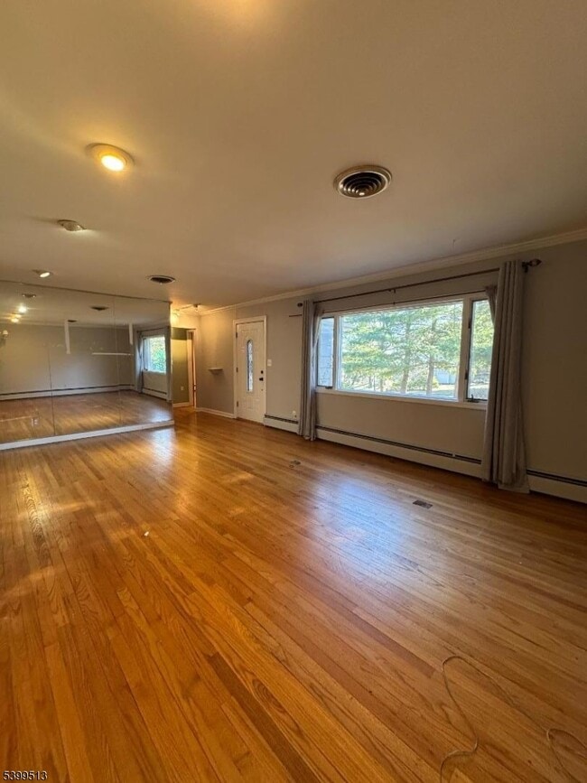 Building Photo - 273 Rea Ave Ext