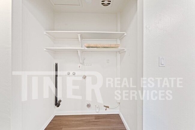 Building Photo - 1630 Cindy Cir