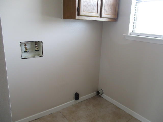 Building Photo - 206 Ann Cir