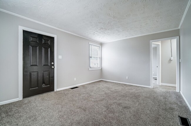 Building Photo - Spacious 3 Bedroom in Dayton!