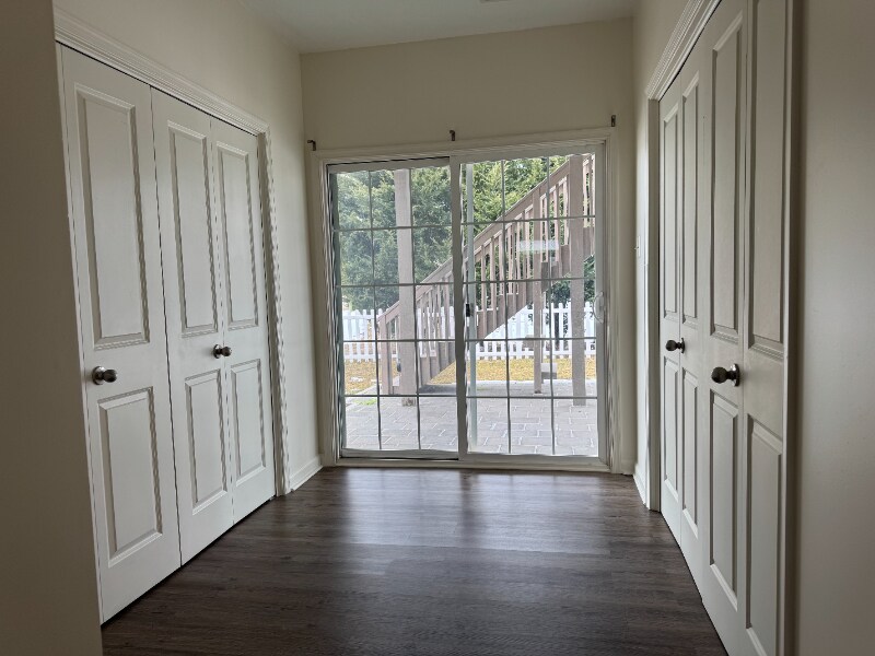 Building Photo - 12944 Yellow Jacket Rd