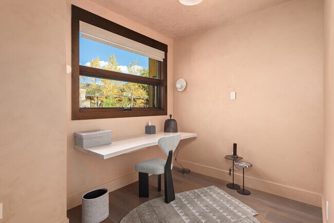 Building Photo - 120 Juan St