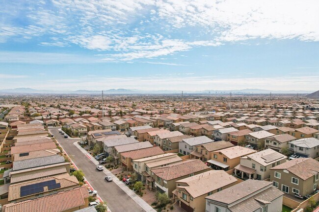 Building Photo - 10971 Meridian Flds Ave