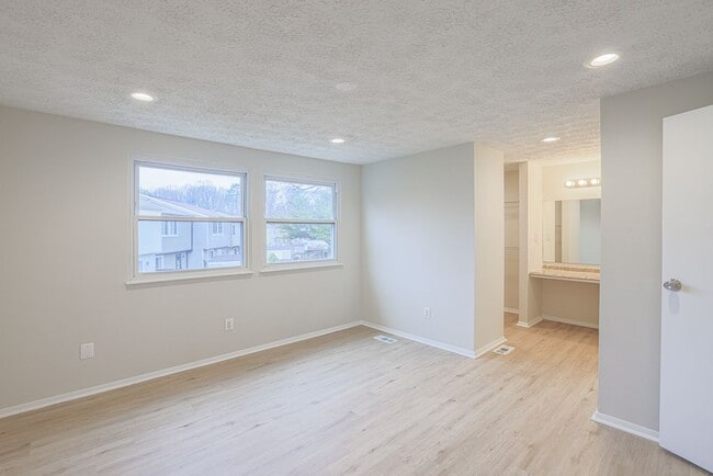Building Photo - 426 Mystic View Turn