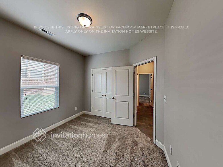 Building Photo - 2813 Santiago Circle