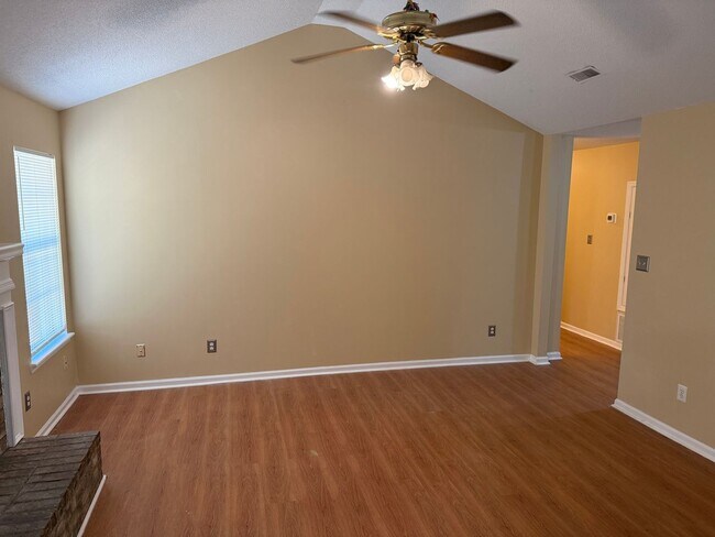 Building Photo - 2962 Bridgeport Dr