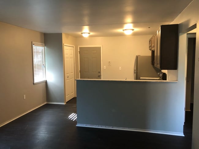 Building Photo - 2508 Inglis St