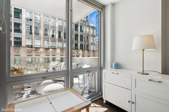 Building Photo - 160 E Illinois St