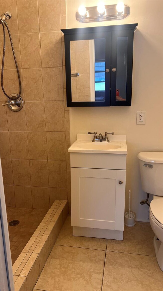 Building Photo - 6540 SW 4th St