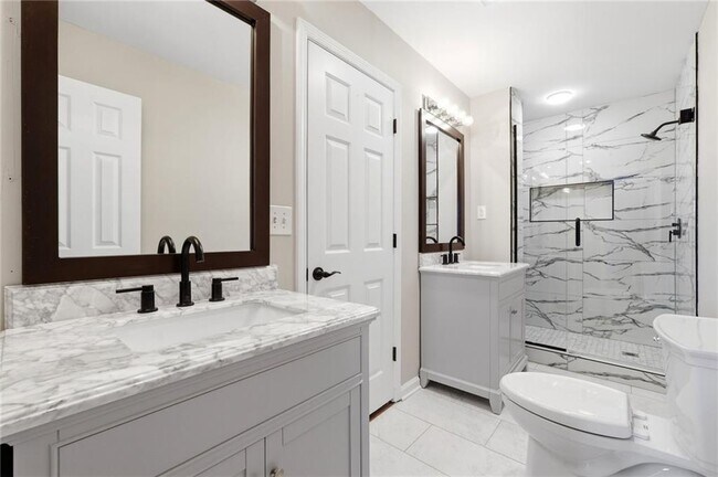 Building Photo - 220 Clipper Bay Dr