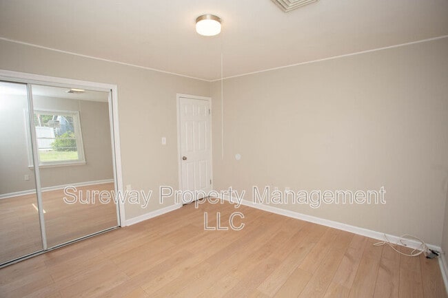 Building Photo - 11 Sedgwick Ln