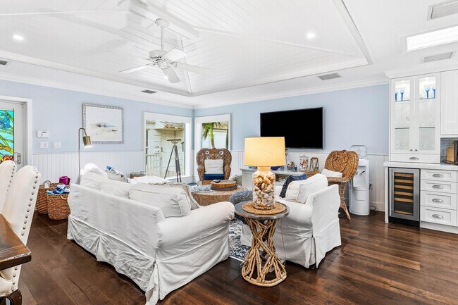 Building Photo - 3421 S Ocean Blvd