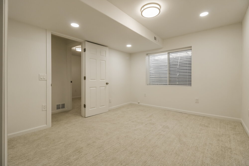 Building Photo - 2098 E Weeping Willow Way