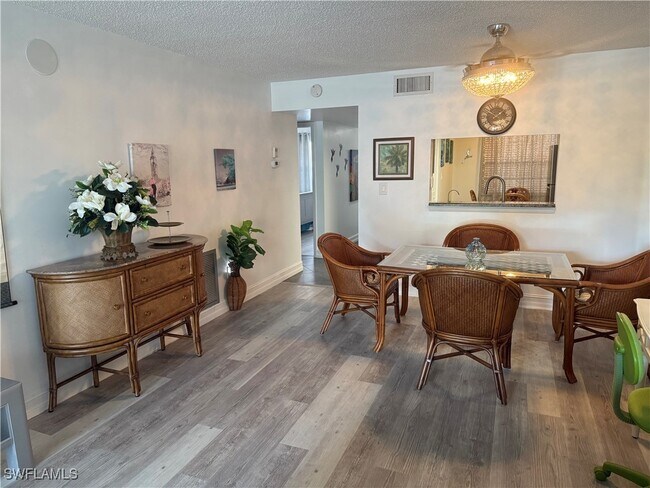 Primary Photo - 5535 Rattlesnake Hammock Rd