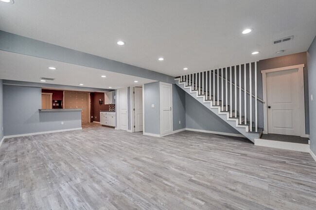 Building Photo - Beautiful 4 bed 3.5 Bath House in NE Fort Collins!