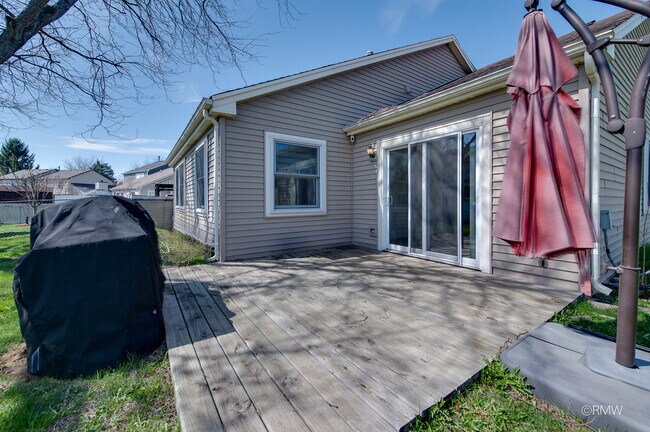 Building Photo - 359 Chaparral Cir