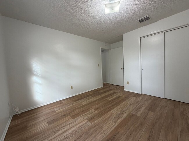 Building Photo - 2 bed/ 1 bath in Plant City