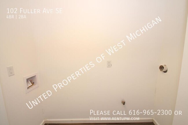 Building Photo - 102 Fuller Ave SE