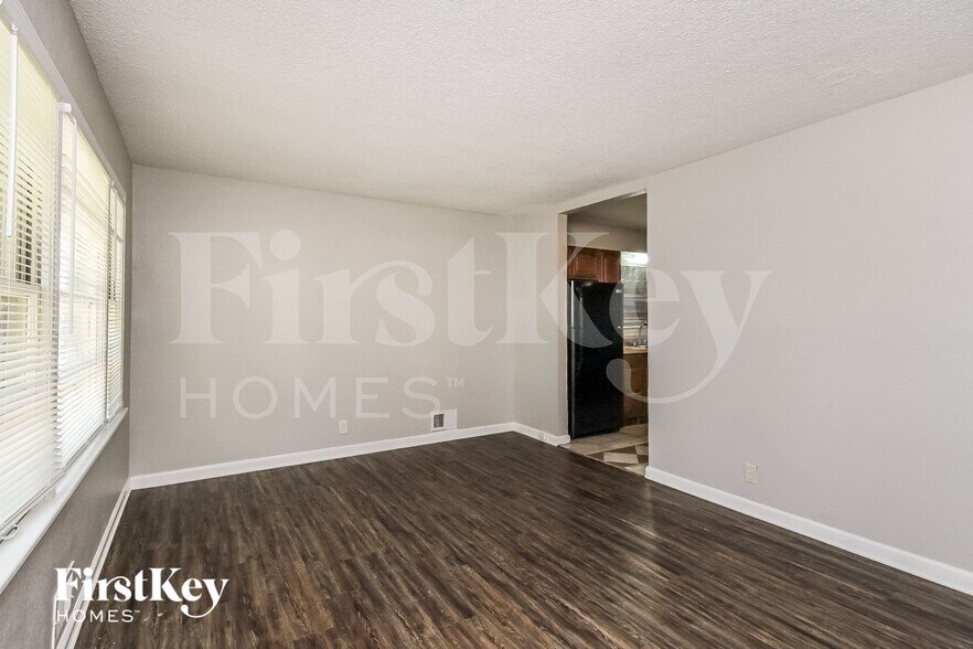 Building Photo - 7611 E 47th Terrace