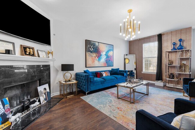 Building Photo - 7911 Pinefrost Ln