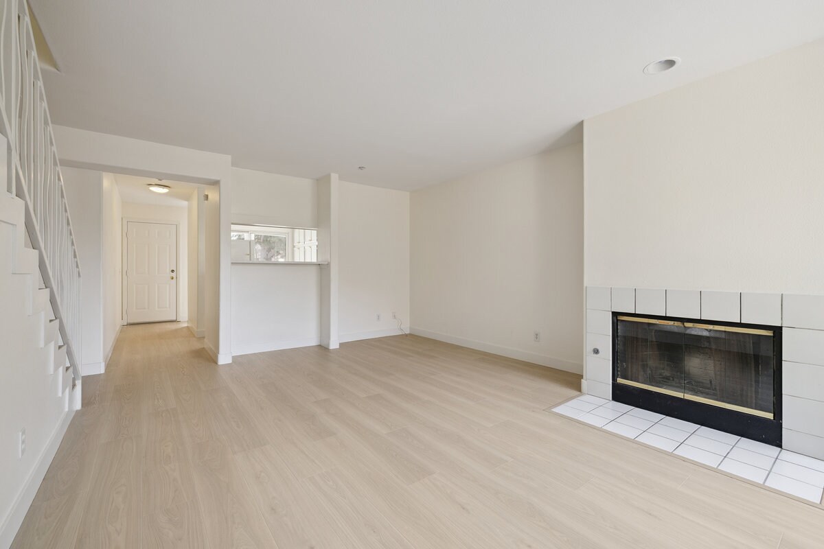 Building Photo - 3709 Las Flores Canyon Rd