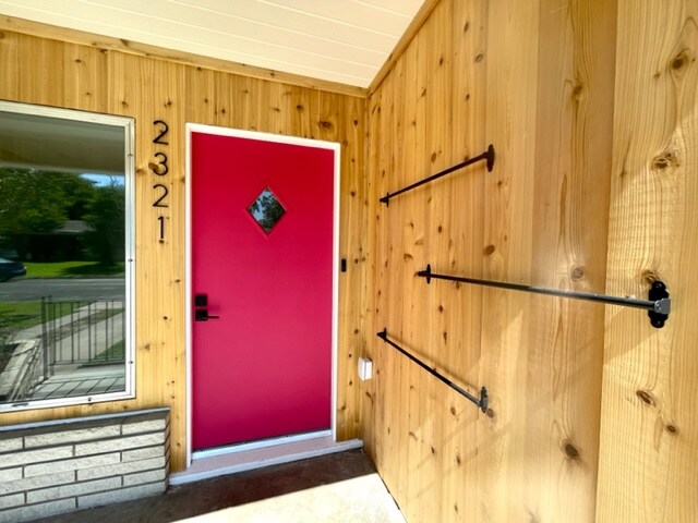 Building Photo - 2321 Glendale Dr