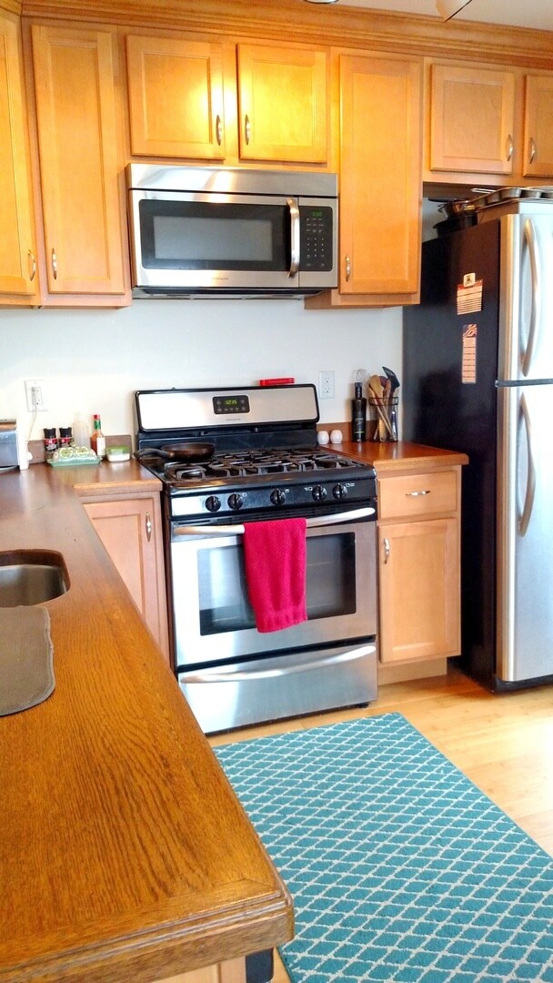 Building Photo - Beautifully Remodeled 2 Bed/ 2Bath House W/Rooftop Deck - Off Street Parking - Central AC - Hardw...