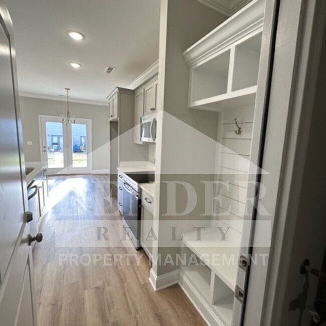 Building Photo - BELLINGHAM COVE RD 116/120