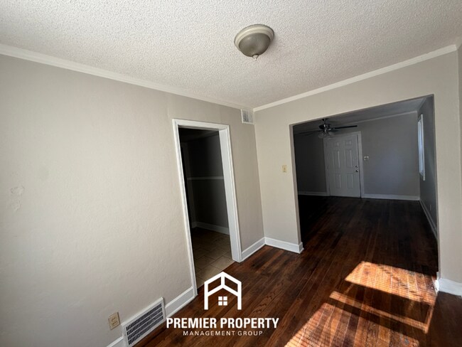 Building Photo - 3145 N Lafayette Cir