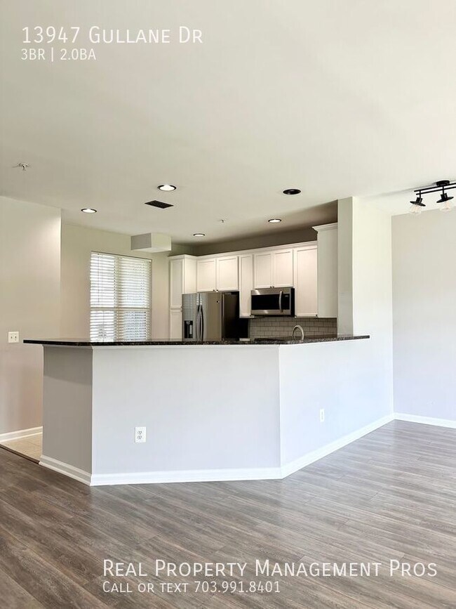Building Photo - 3 Bedroom Smart Home with Car Charger!
