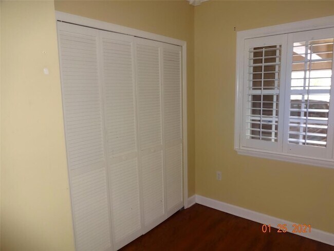 Building Photo - 1144 Delaney Ave