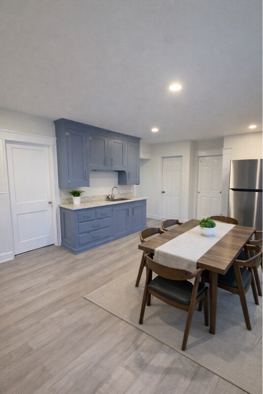 Building Photo - 10 Maple St