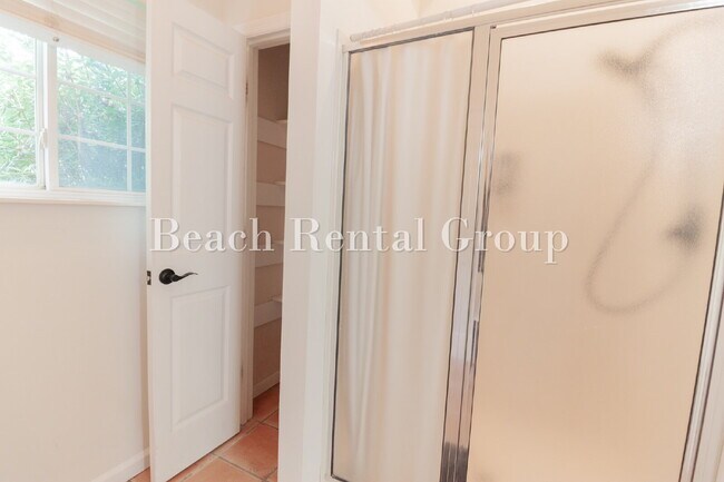 Building Photo - 3 Bedroom Gated Community in Surfside Beach