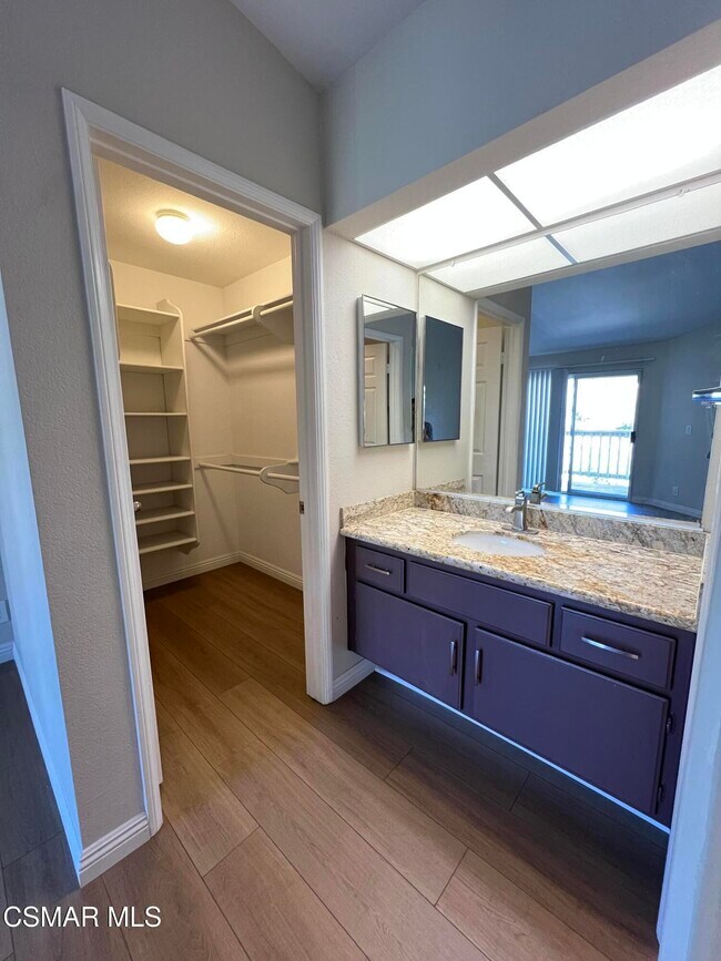Building Photo - 5798 Oak Bank Trail
