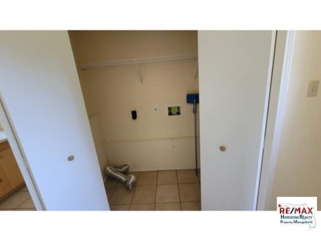 Building Photo - Beautiful Remodeled Home!