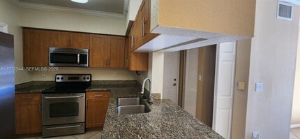 Building Photo - 6482 Emerald Dunes Dr