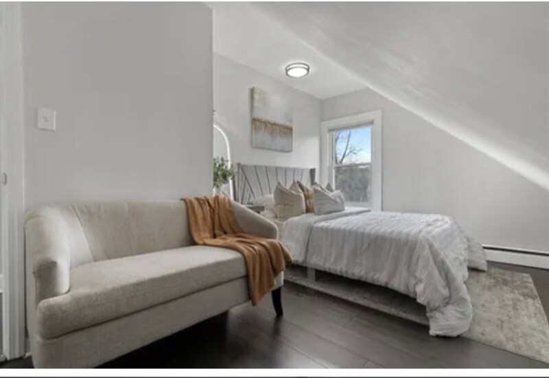 Building Photo - 55 Howe St