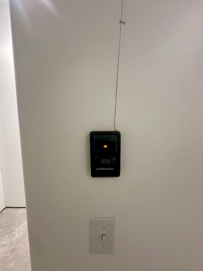 Building Photo - Brand-New 3 Bedroom, 2 Bath Home with Garage