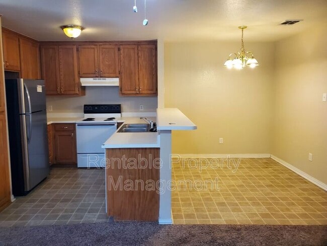Building Photo - 1104 Turkey Creek Ct