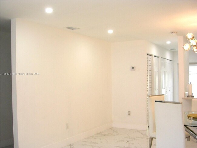 Building Photo - 10375 SW 154th Cir Ct