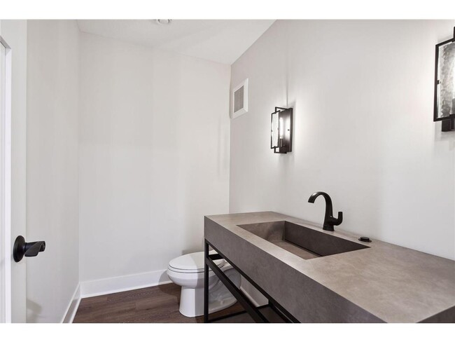 Building Photo - 21845 Byron Cir