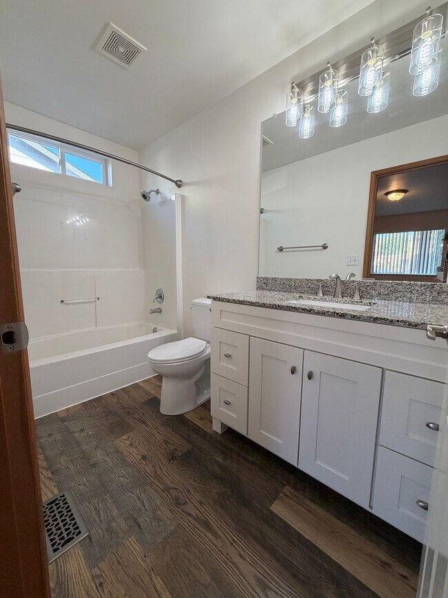 Building Photo - Beautifully updated 3-bedroom, 2-bathroom www.stillproperties.com
