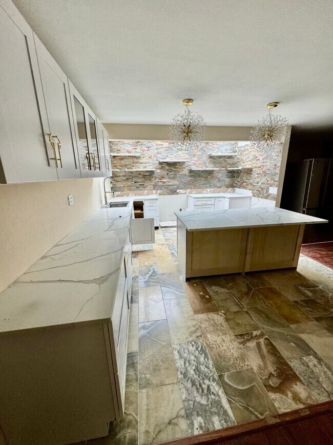 Primary Photo - 14127 Sandfield Dr