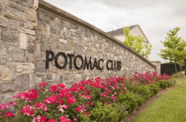 Potomac club gated community - 14627 Weeburn Way