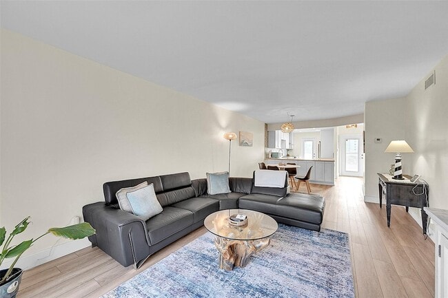 Building Photo - 2731 NE 14th Street Causeway