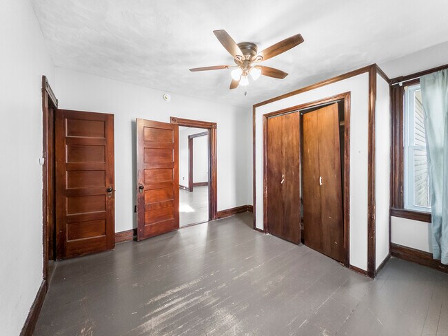 Building Photo - 634 High St