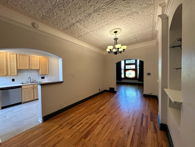 Building Photo - 1520 E 35th Ave