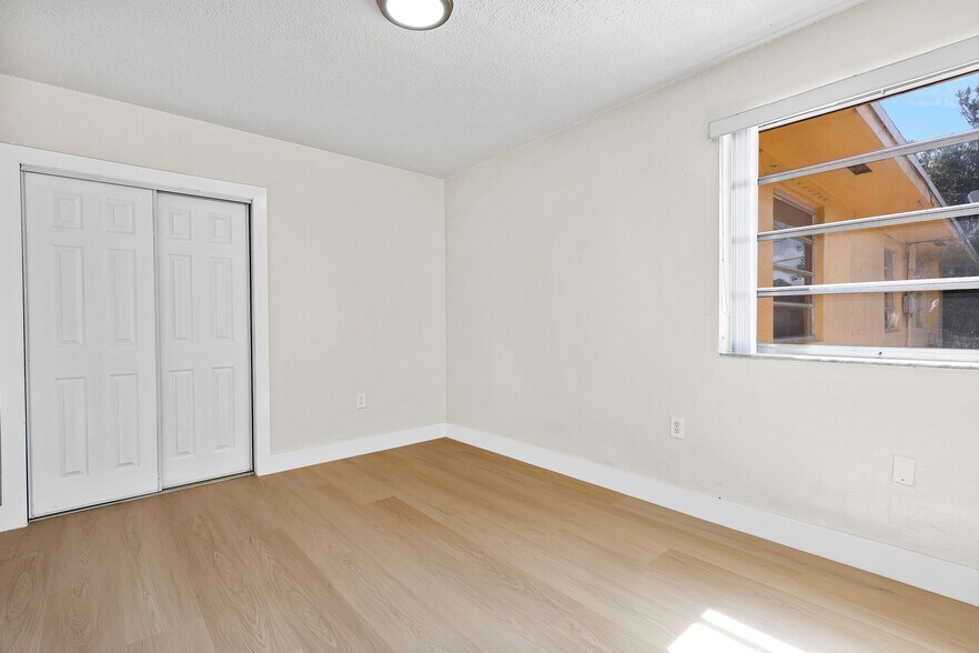 Building Photo - 532 SW 79th Ave