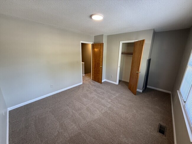Building Photo - 2905 Faversham Pl
